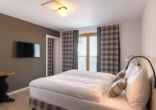 Fronalpstock Hotel & Restaurant Room Type - One-Bedroom Apartment