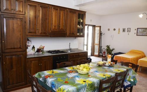 Kitchen, B&B Casa del Pellegrino in Sutri