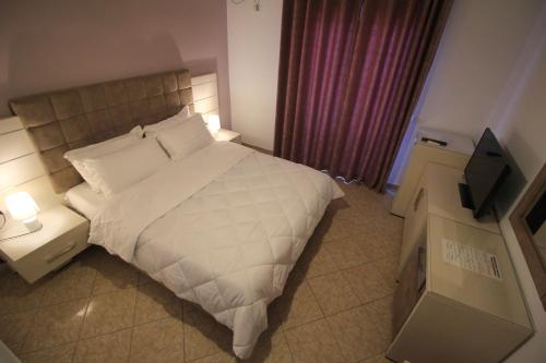 Hotel Julia - image 8