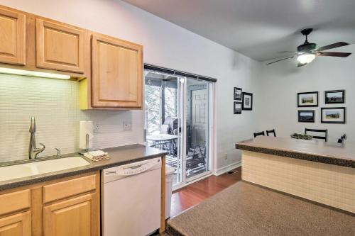 Townhome with Fireplace Less Than 1 Mi to Downtown Breck - image 7