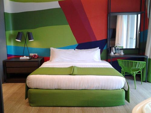 Premier Suite image 6