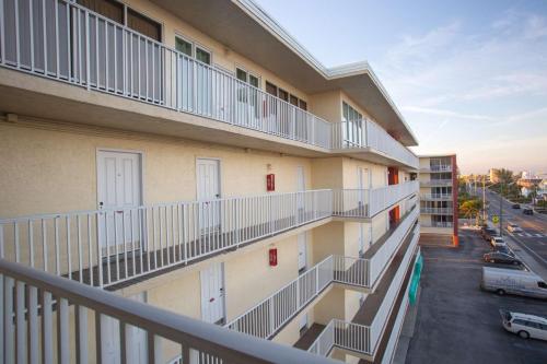 520 - Island Inn - image 7