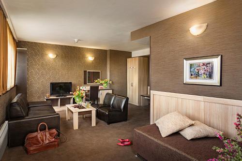 Park Hotel Moskva - image 2