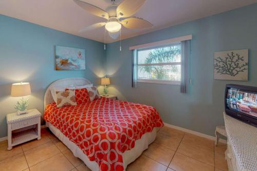 Sea Breeze 106 Beachfront Condo - image 4