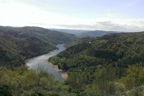 Pialous:Chalet en rondins avec Espace Détente (Pialous:Chalet en rondins avec Espace Detente) in Chasse-sur-Rhone