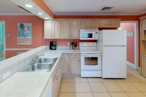 100 - Las Brisas - image 2