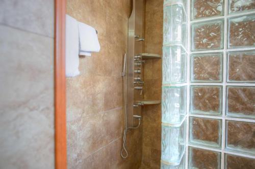 501 - Sea Breeze - image 7