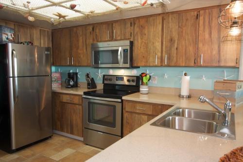 412 - Madeira Place - image 2