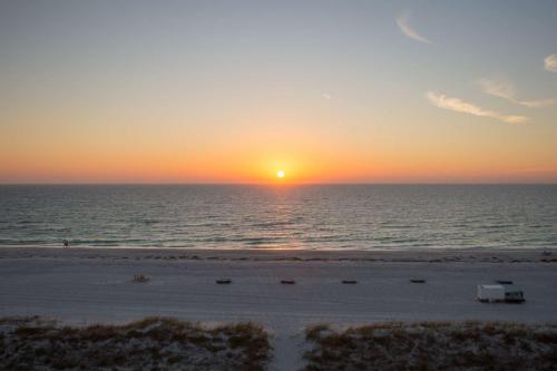 519 - Island Inn - image 9