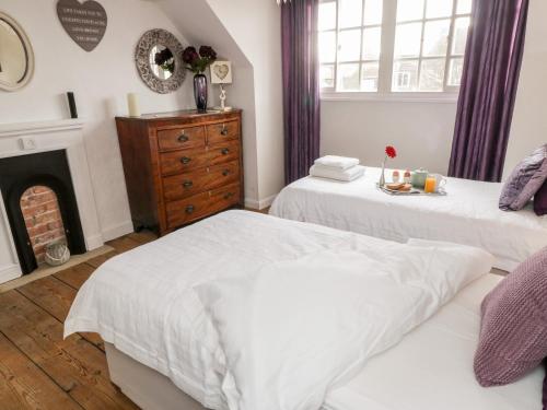 Dove Cottage - image 7