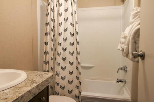 RSH 2 - Visit Arches NP and stay here. Just minutes away!