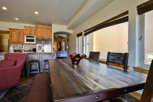PR 20 - Luxury home with shared pool hot tub 4 bedroom - image 5