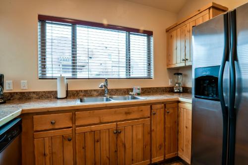 RV Y3 - Close to Arches, Private Hot Tub, Plenty of Room