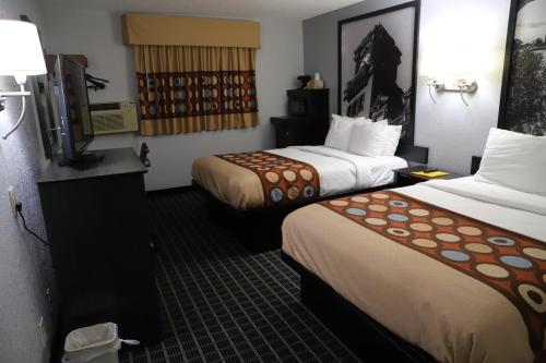 Super 8 by Wyndham Richmond Airport VA in Sandston, USA