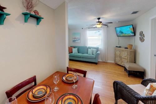 103 - Sea Cottage - image 3
