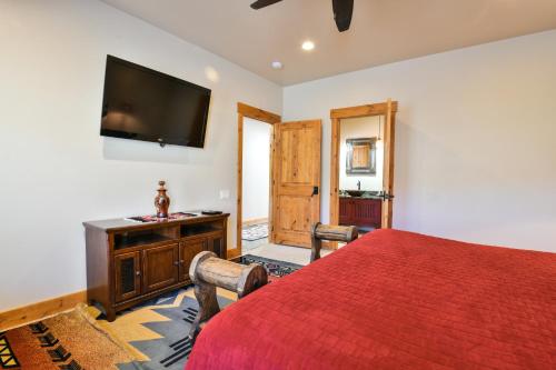 PR 24 - Luxury home with shared pool hot tub 3 bedroom - image 3