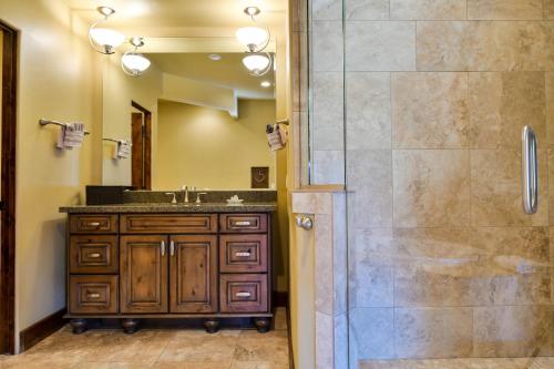 PR 21 - Luxury home with shared pool and hot tub 3 bedroom