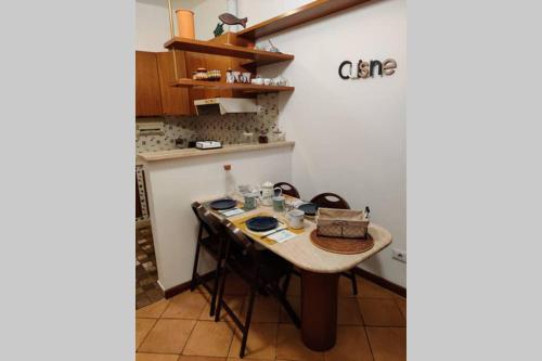 Lanza Tomasi Apartment - centre - image 4