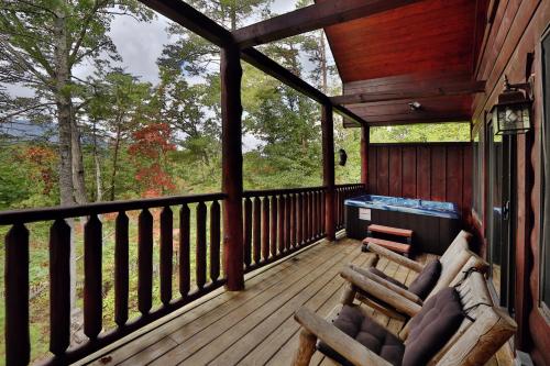 Black Bear Hibernation #2825 by Aunt Bug's Cabin Rentals - image 5