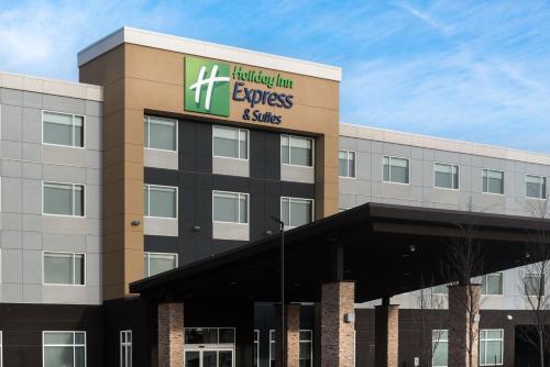 Exterior view, Holiday Inn Express & Suites West Edmonton-Mall Area in Edmonton (AB)