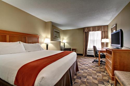 Holiday Inn Express Hurricane Mills Waverly, an IHG Hotel