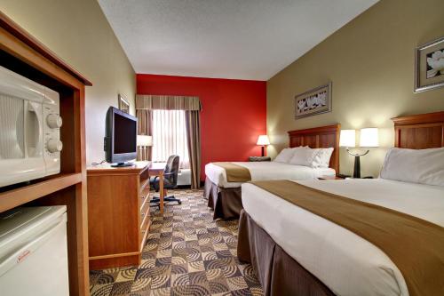 Holiday Inn Express Hurricane Mills Waverly, an IHG Hotel