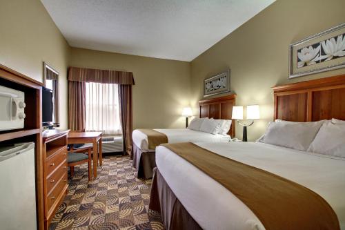 Holiday Inn Express Hurricane Mills Waverly, an IHG Hotel