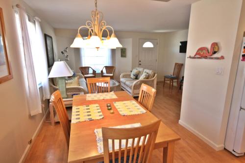 140 Hercules Drive - image 3