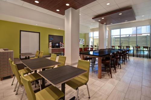 Holiday Inn Express & Suites - Galveston Beach, an IHG Hotel