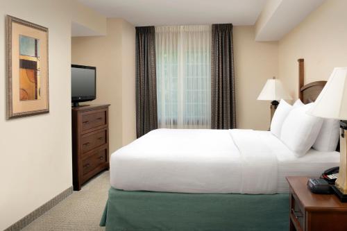 Staybridge Suites North Brunswick an IHG Hotel - image 3