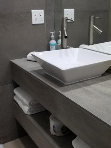 ห้องน้ำ, Sea Rock Hotel in เอล ปวยร์โต