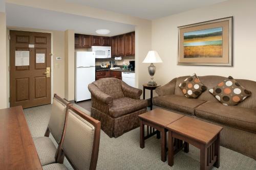 Staybridge Suites North Brunswick an IHG Hotel - image 5
