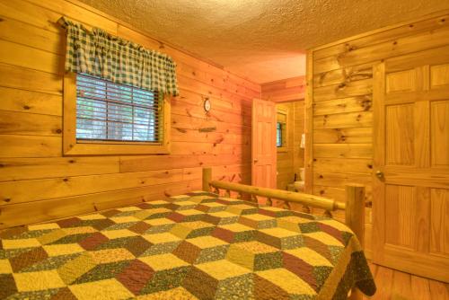 Secret Hideaway #195 by Aunt Bug's Cabin Rentals - image 6