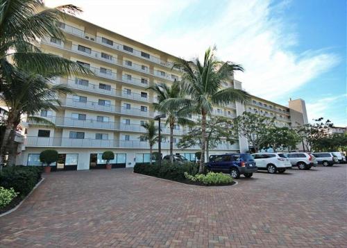Carlos Pointe Unit 335 - image 8