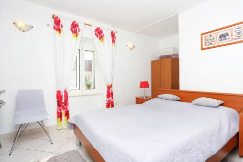 Apartments by the sea Kastel Novi Kastela - 18118 - image 5