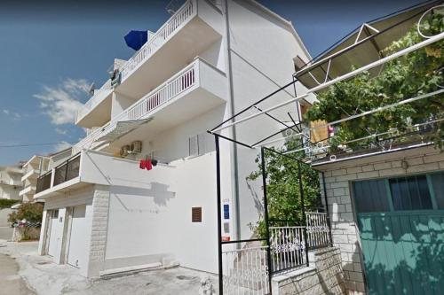 Apartments with a parking space Seget Donji Trogir - 18144 