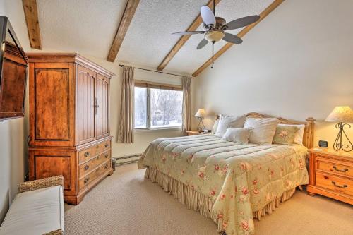 Year-Round Mountain Getaway with Hot Tub Golf Access - image 7