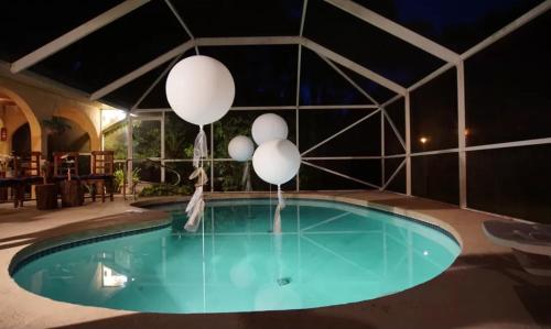 JUPITER WATERFALLS - NEWLY UPDATED - TIKI HUT, FIRE PIT, KITCHEN, POOL HEATER and MORE thumb 3
