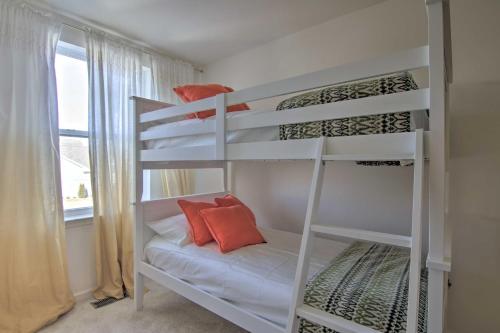 Sunny Home with Shared Pool 4 Mi to Beach and Boardwalk! - image 9