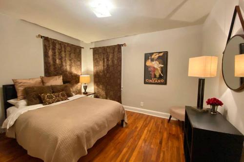 Darling Cottage in University Park, Wake