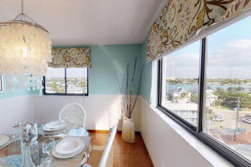 615 - Sunset Chateau - image 41