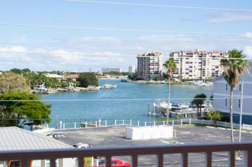 412 - Island Inn - image 40