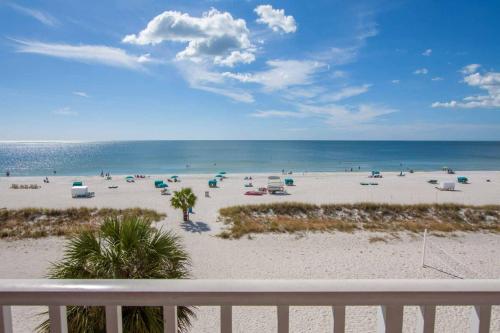 412 - Island Inn - image 19
