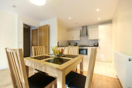 Lodge Drive Serviced Apartments