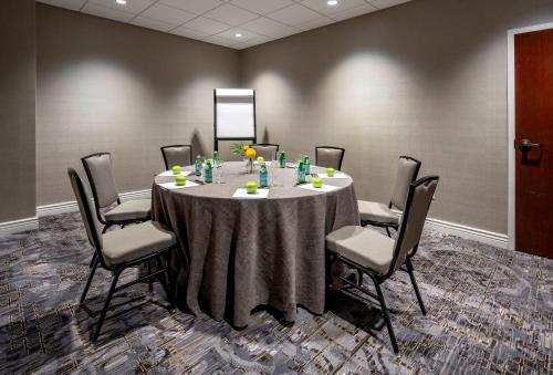 InterContinental Chicago Magnificent Mile by IHG