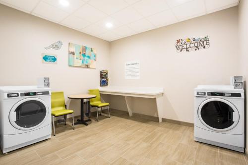 Holiday Inn Express & Suites Rapid City - Rushmore South By IHG - image 11