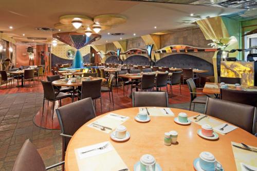 Holiday Inn Niagara Falls - by the Falls by IHG