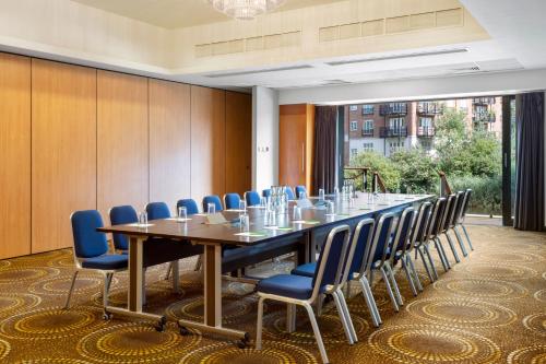 Holiday Inn London Brentford Lock an IHG Hotel - image 4