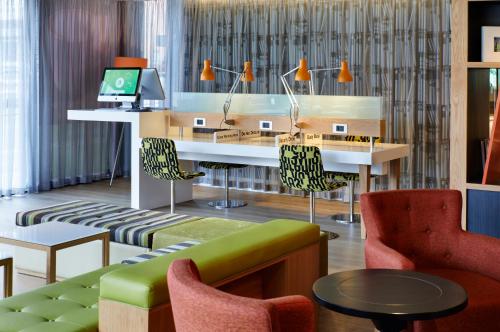 Holiday Inn London Brentford Lock an IHG Hotel - image 13