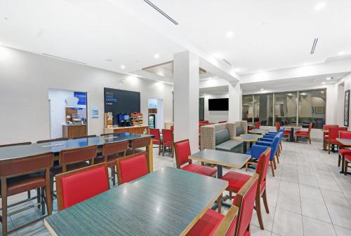 อาหารและเครื่องดื่ม, Holiday Inn Express Hotel & Suites - Woodstock By IHG in วูดสต๊อค (ON)